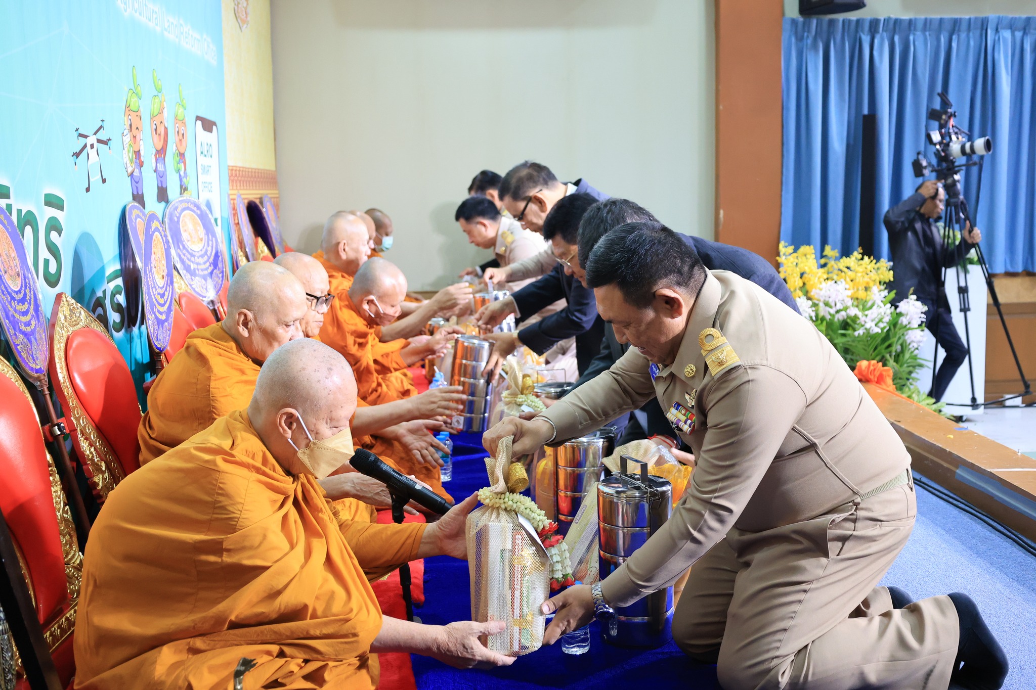 title - ส.ป.ก. จัดพิธีสักการะสิ่งศักดิ์สิทธิ์และพิธีสงฆ์ในโอกาสวันคล้ายวันสถาปนาครบรอบ 51 ปี